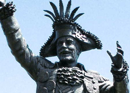 Zoom - Statue of Black Frank